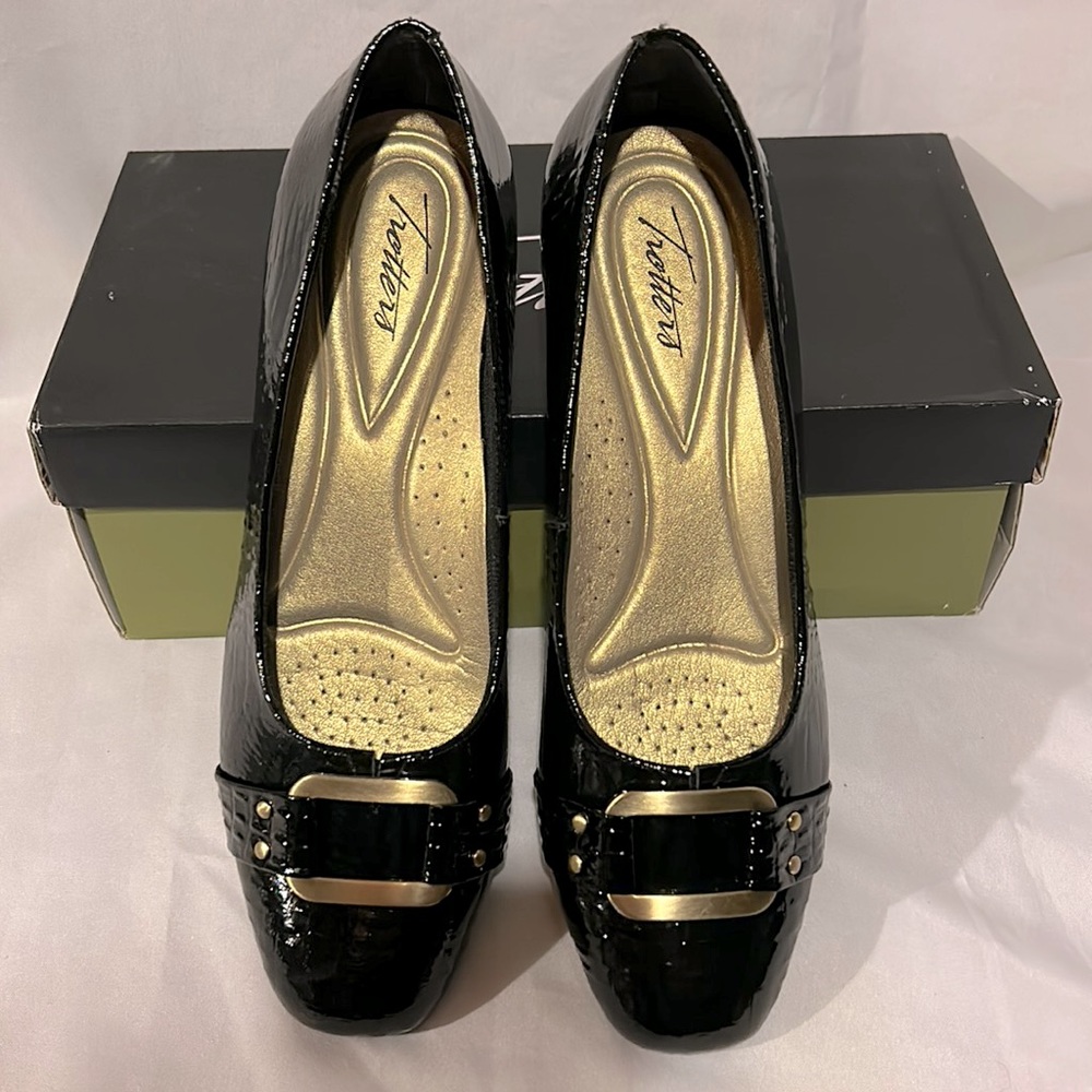 Trotters Doris Signature Black Croc ~ 10 M